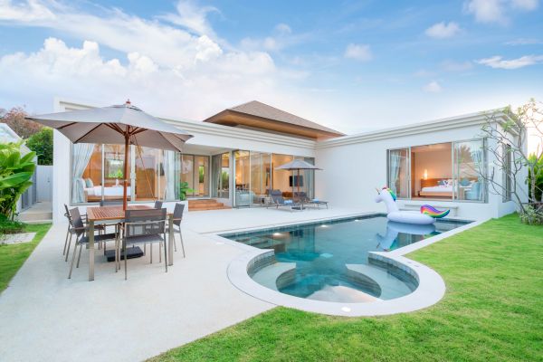 Pool Deck Pouring in Manteca
