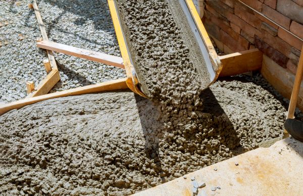 Cement Walkway Pouring in Manteca